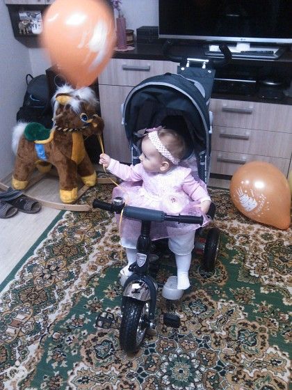 Доченьке исполнился 1 годик)))