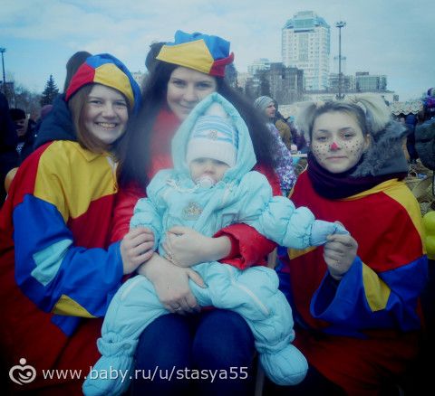 Сходили сегодня на масленицу на пл. Куйбышева