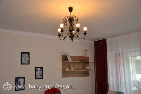 Сумасшедшая баба с новой/старой люстрой
